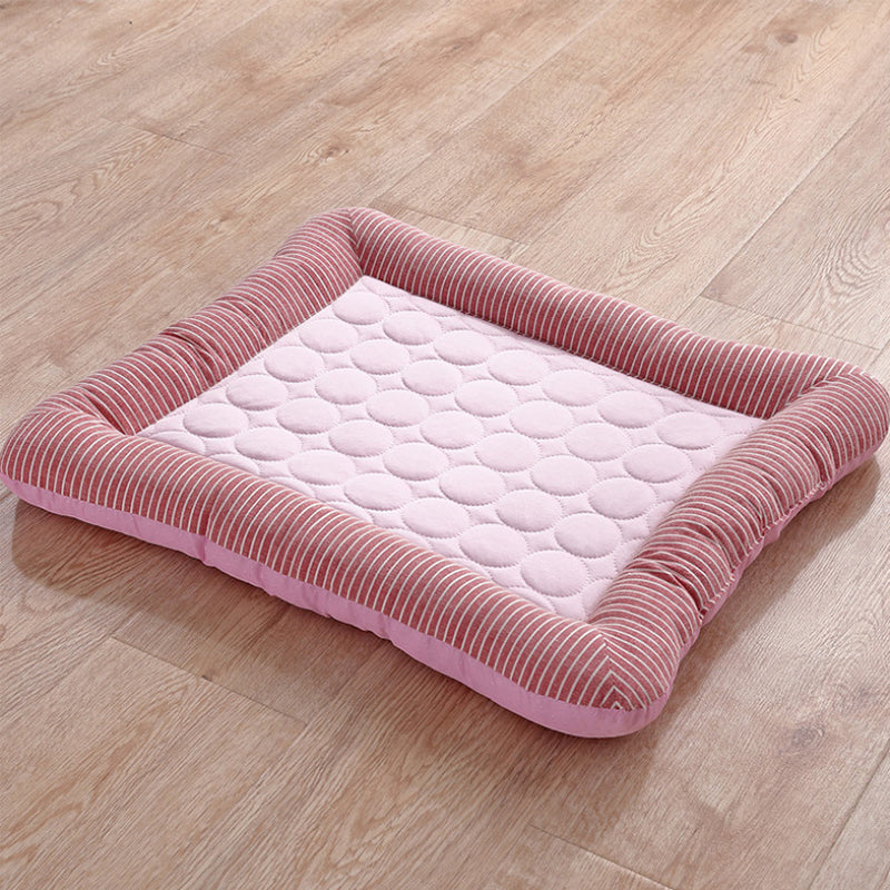 Tapis rafraîchissants pour chiens et chats (chiots/chatons) : coussins d'été doux et respirants en soie glacée rose/bleu.
